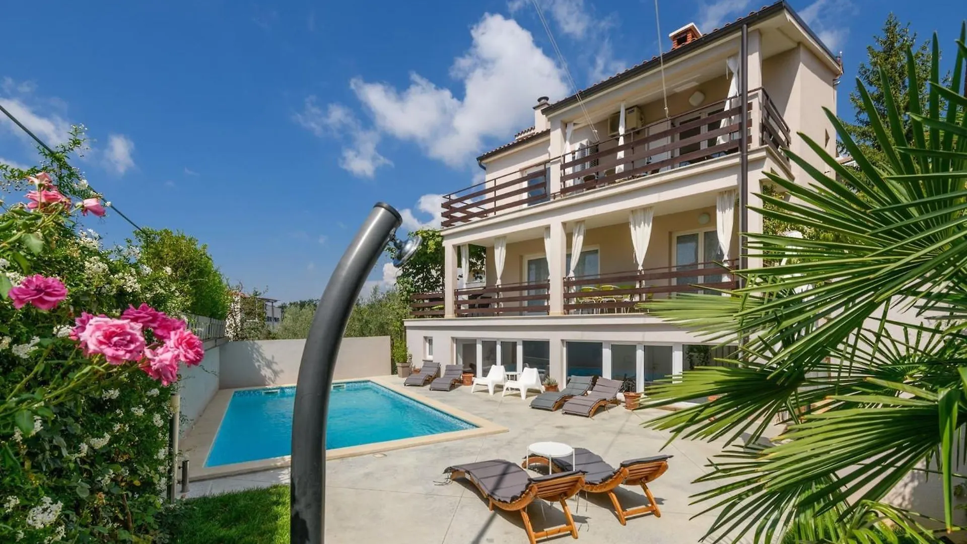 Villa Monte Magno Pula 0*,  Croatia